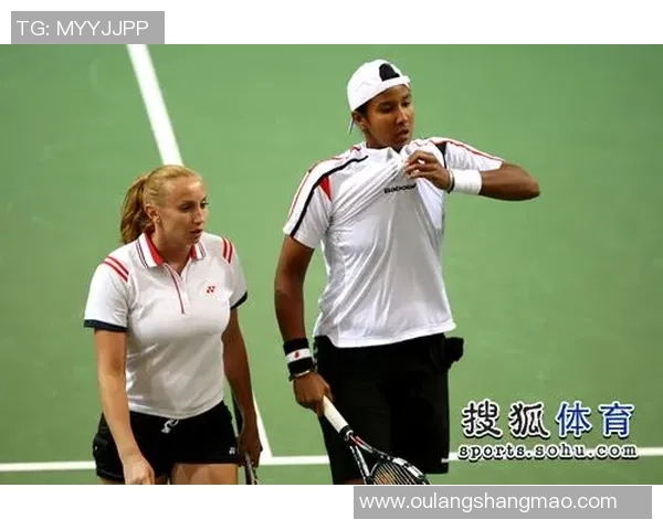 重庆羽毛球队在联合会杯中的默契配合与战术分析